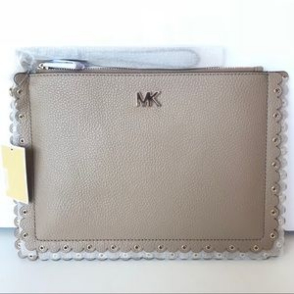 Michael Kors Scallop Leather Clutch / Wristlet - Picture 5 of 6